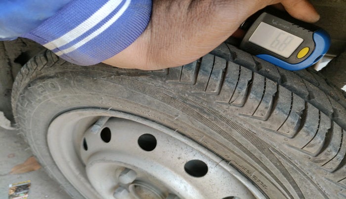 2014 Maruti Wagon R 1.0 LXI CNG, CNG, Manual, 1,30,564 km, tyre