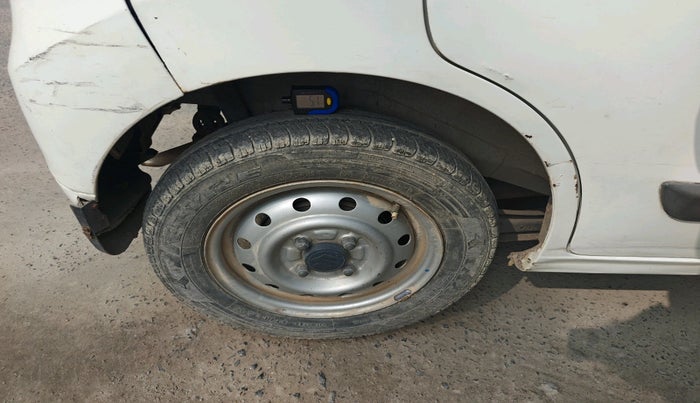 2011 Maruti Wagon R 1.0 LXI CNG, Petrol, Manual, 1,13,787 km, tyre