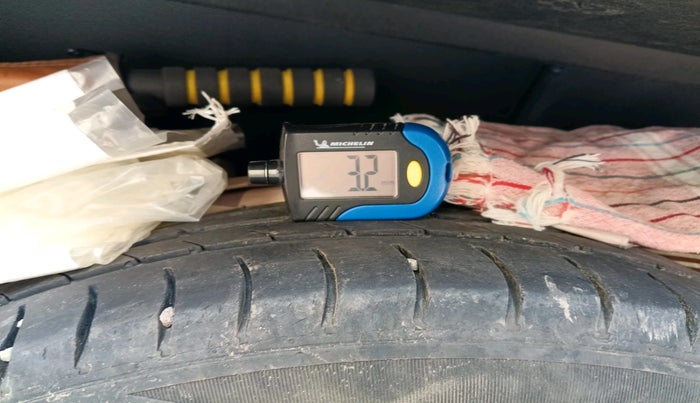 2018 Maruti Celerio VXI CNG, Petrol, Manual, 1,13,206 km, tyre