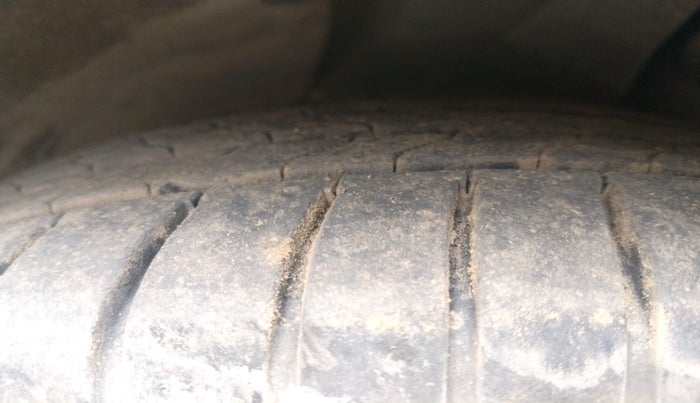 2018 Ford Ecosport TITANIUM + 1.5L DIESEL, Diesel, Manual, 38,00,000 km, tyre