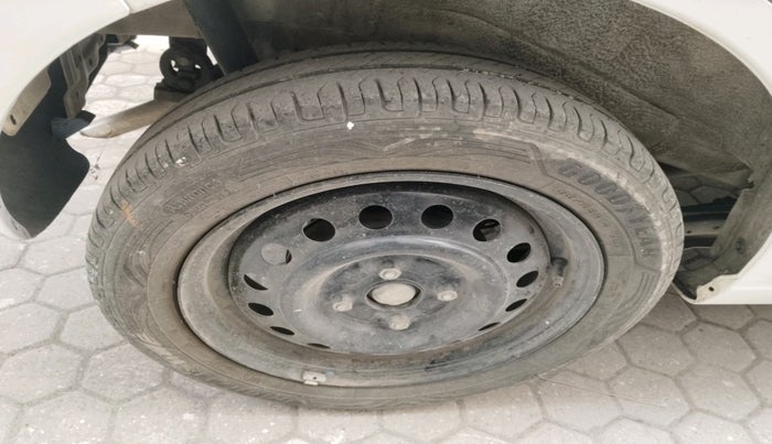 2016 Maruti Wagon R 1.0 VXI, Petrol, Manual, 44,235 km, tyre