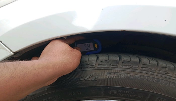 2011 Maruti Kizashi 2.4L MT, Petrol, Manual, 91,572 km, tyre