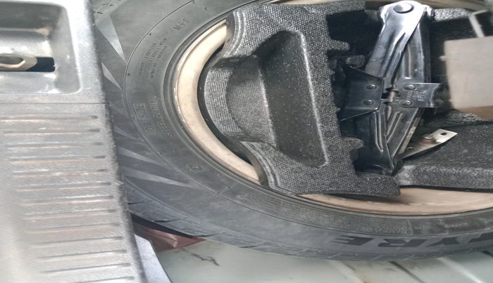 2011 Maruti Kizashi 2.4L MT, Petrol, Manual, 91,572 km, tyre