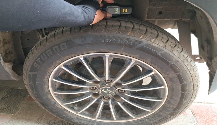 2016 Mahindra Kuv100 K4 6 STR, Petrol, Manual, 21,203 km, tyre