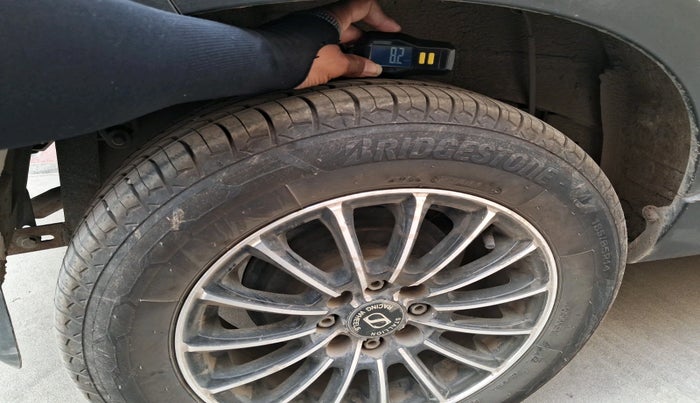 2016 Mahindra Kuv100 K4 6 STR, Petrol, Manual, 21,203 km, tyre