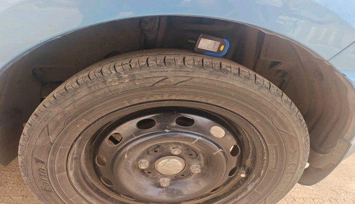 2016 Tata Tiago XT PETROL, Petrol, Manual, 77,339 km, tyre