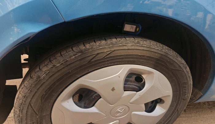 2016 Tata Tiago XT PETROL, Petrol, Manual, 77,339 km, tyre