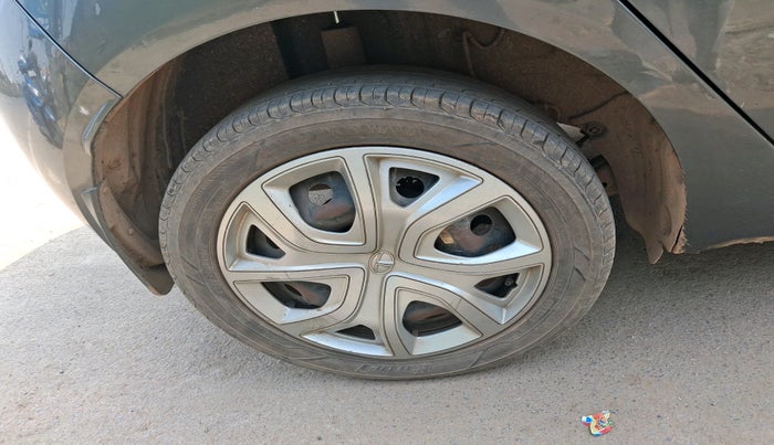 2022 Tata ALTROZ XT PETROL, Petrol, Manual, 1,01,837 km, tyre