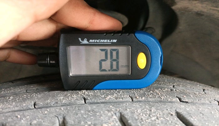 2020 Maruti Baleno ZETA PETROL 1.2, CNG, Manual, 63,038 km, tyre