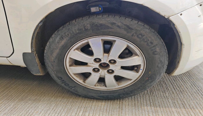 2014 Maruti Ritz ZXI, Petrol, Manual, 1,09,979 km, tyre