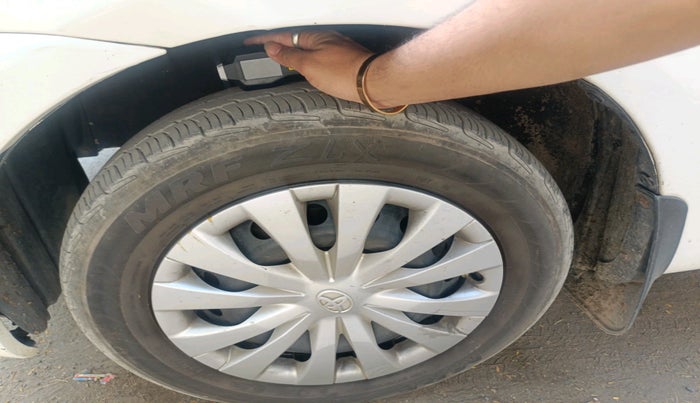 2011 Toyota Etios G, Petrol, Manual, 83,743 km, tyre