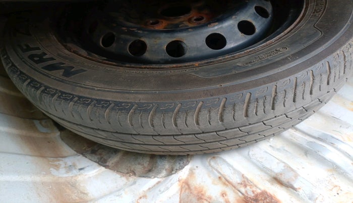 2011 Toyota Etios G, Petrol, Manual, 83,743 km, tyre