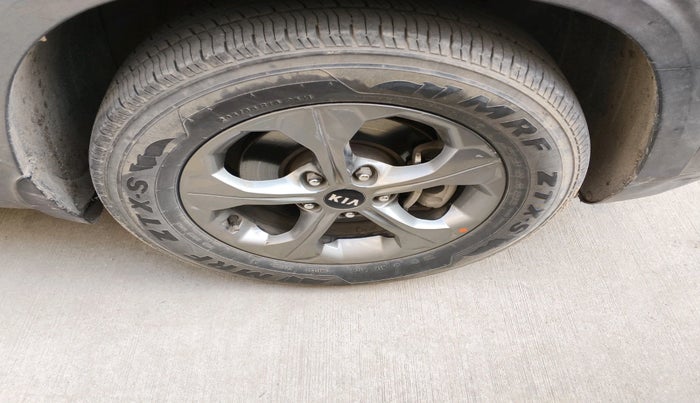 2019 KIA SELTOS HTK PLUS 1.5 DIESEL, Diesel, Manual, 1,50,644 km, tyre