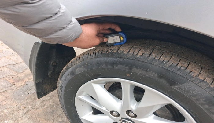 2018 Toyota Innova Crysta 2.4 VX 8 STR, Diesel, Manual, 1,33,896 km, tyre