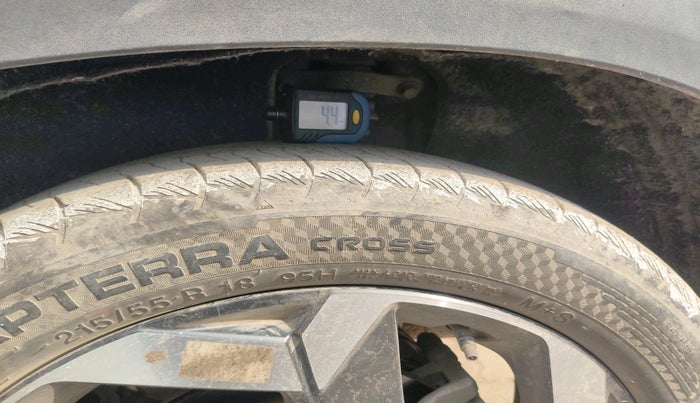 2022 Hyundai ALCAZAR 1.5 SIGNATURE (O) AT 6STR, Diesel, Automatic, 45,475 km, tyre