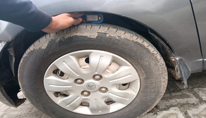 2011 Hyundai i10 ERA 1.1, Petrol, Manual, 1,66,793 km, tyre