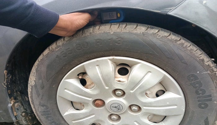 2011 Hyundai i10 ERA 1.1, Petrol, Manual, 1,66,793 km, tyre