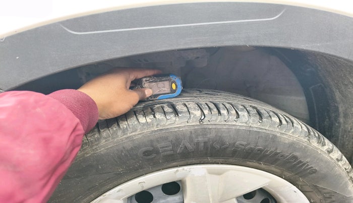 2022 Hyundai VENUE SX 1.2 PETROL, Petrol, Manual, 1,04,820 km, tyre