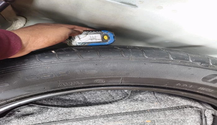 2022 Hyundai VENUE SX 1.2 PETROL, Petrol, Manual, 1,04,820 km, tyre