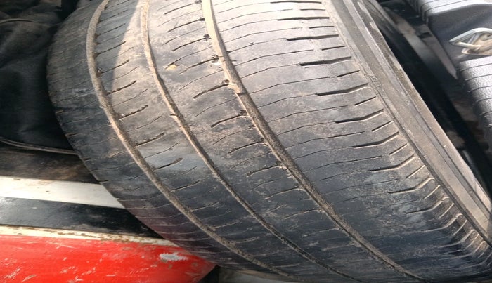 2015 Hyundai Elite i20 SPORTZ 1.2, CNG, Manual, 88,000 km, tyre