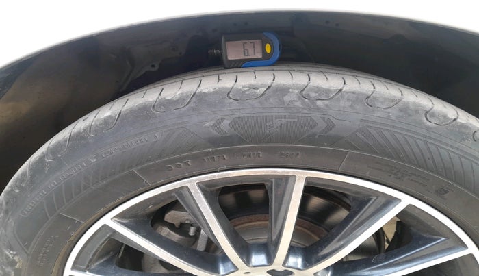 2019 Toyota Innova Crysta 2.8 GX AT 7 STR, Diesel, Automatic, 1,61,180 km, tyre