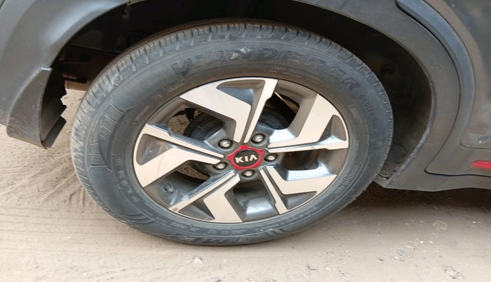 2021 KIA SONET GTX PLUS 1.5, Diesel, Manual, 1,41,480 km, tyre