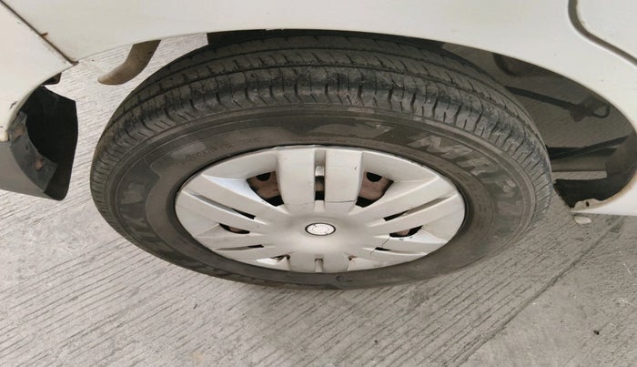 2014 Maruti Alto 800 LXI CNG, Petrol, Manual, 1,76,069 km, tyre