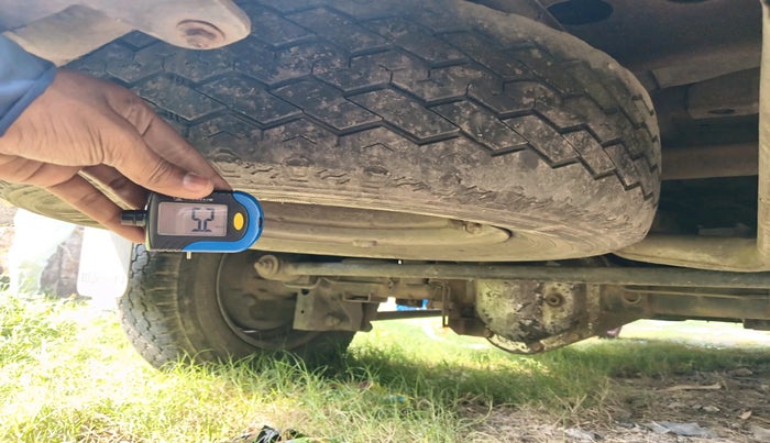 2012 Mahindra Scorpio EX M2DI, Diesel, Manual, 1,00,260 km, tyre