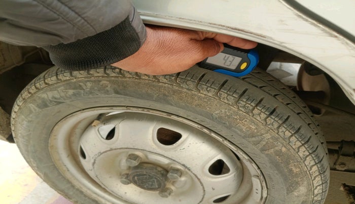 2011 Maruti Zen Estilo LXI, Petrol, Manual, 1,33,671 km, tyre