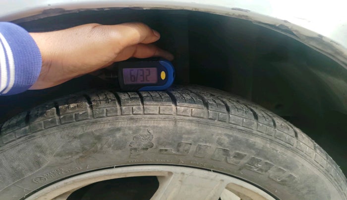 2011 Maruti Swift LXI, Petrol, Manual, 83,796 km, tyre