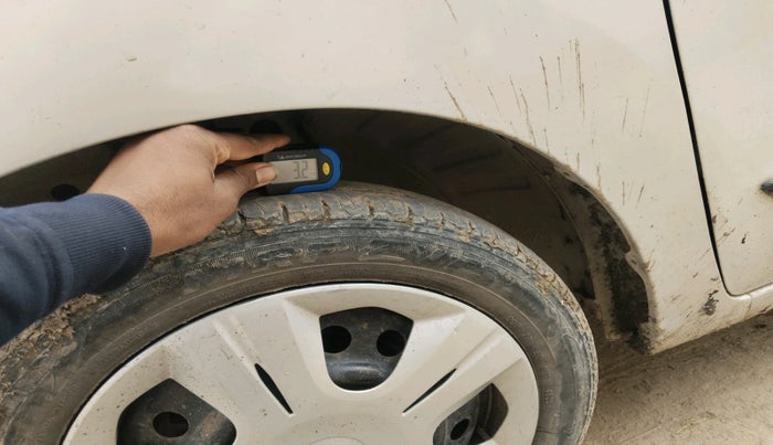 2011 Maruti Wagon R 1.0 VXI, Petrol, Manual, 53,660 km, tyre