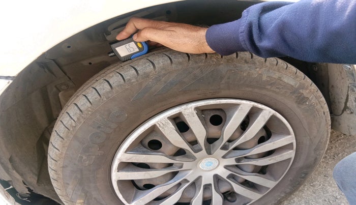 2017 Maruti Swift Dzire VXI, Petrol, Manual, 76,497 km, tyre