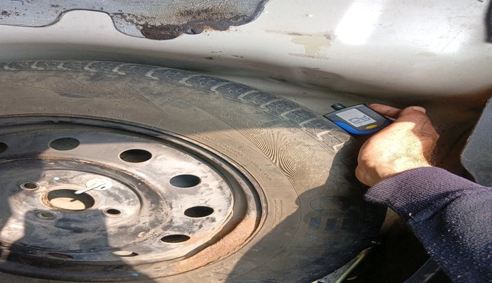 2017 Maruti Swift Dzire VXI, Petrol, Manual, 76,497 km, tyre