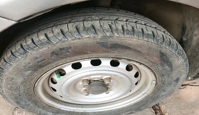 2012 Nissan Sunny XE, Petrol, Manual, 1,63,471 km, tyre