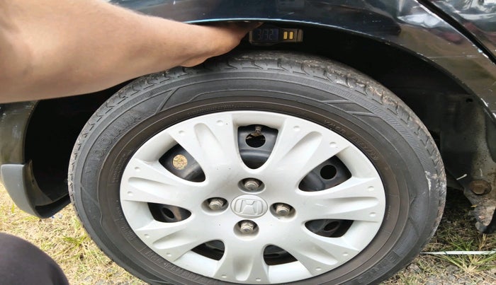 2015 Honda Brio S MT, Petrol, Manual, 50,135 km, tyre