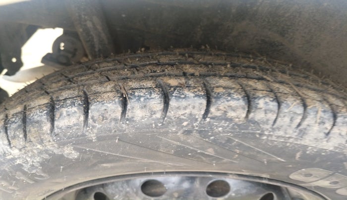 2018 Maruti Wagon R 1.0 LXI CNG, Petrol, Manual, 1,01,697 km, tyre