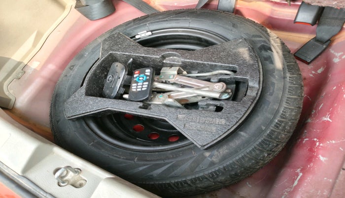 2016 Maruti Celerio ZXI, Petrol, Manual, 74,821 km, tyre