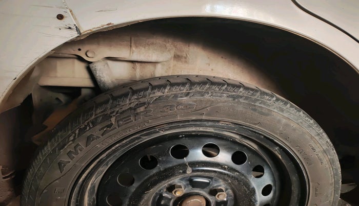 2013 Maruti Wagon R 1.0 VXI, Petrol, Manual, 69,178 km, tyre