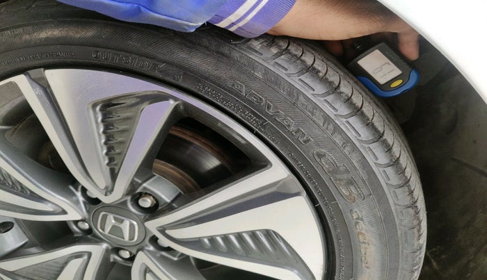 2019 Honda Civic 1.8L I-VTEC ZX CVT, Petrol, Automatic, 65,570 km, tyre