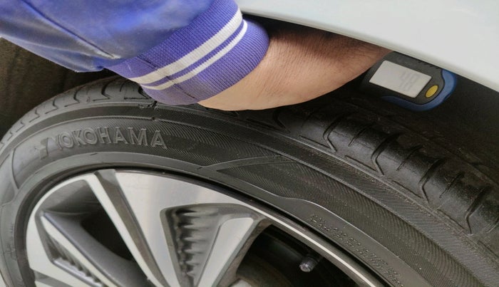 2019 Honda Civic 1.8L I-VTEC ZX CVT, Petrol, Automatic, 65,570 km, tyre