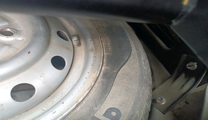 2013 Maruti Wagon R 1.0 LXI CNG, CNG, Manual, 38,434 km, tyre