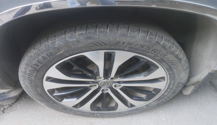 2021 MG HECTOR PLUS SHARP 1.5 PETROL TURBO CVT 6-STR, Petrol, Automatic, 66,752 km, tyre