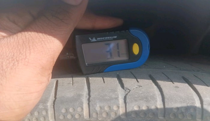 2018 Skoda Octavia L&K 1.8 TSI AT, Petrol, Automatic, 1,06,329 km, tyre