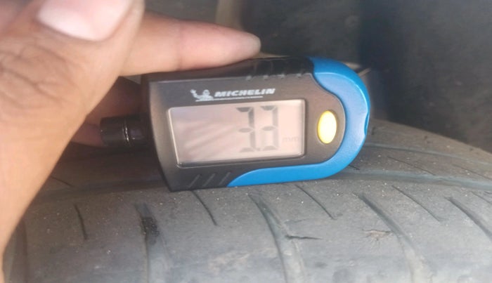 2018 Skoda Octavia L&K 1.8 TSI AT, Petrol, Automatic, 1,06,329 km, tyre