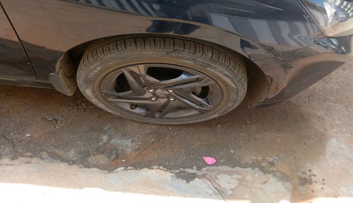 2022 Hyundai NEW I20 SPORTZ 1.2 MT, Petrol, Manual, 60,982 km, tyre