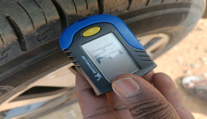 2019 Nissan Kicks XV 1.5, Petrol, Manual, 73,533 km, tyre