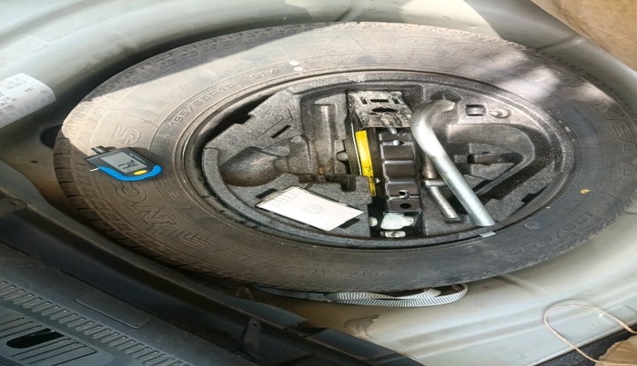 2011 Skoda Laura AMBIENTE 1.8 TSI, Petrol, Manual, 1,00,486 km, tyre