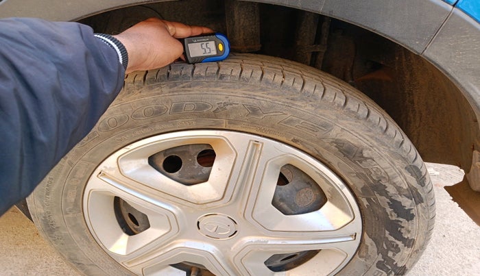 2021 Tata NEXON XMA SUNROOF PETROL, Petrol, Automatic, 25,820 km, tyre