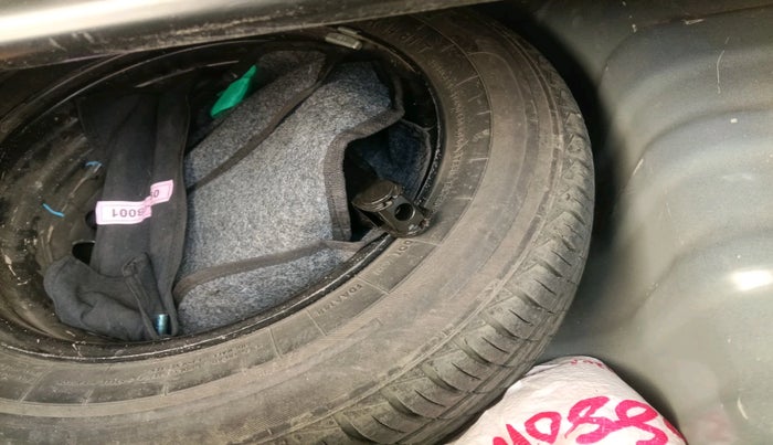 2022 Hyundai GRAND I10 NIOS SPORTZ 1.2 KAPPA VTVT CNG, CNG, Manual, 37,330 km, tyre