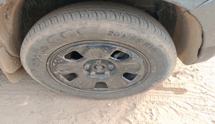 2013 Renault Duster 110 PS RXL DIESEL, Diesel, Manual, 1,00,000 km, tyre